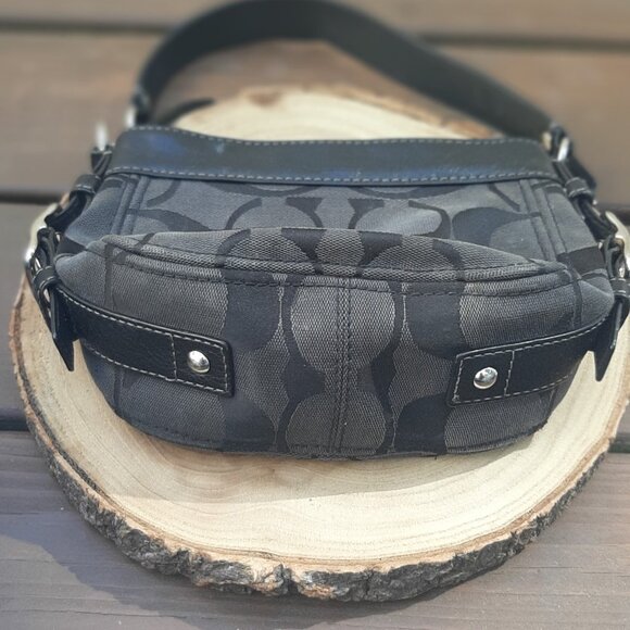 Fabulous Vintage Black Coach "Zoe" Signature Canvas/Leather Hobo Bag - Picture 11 of 11